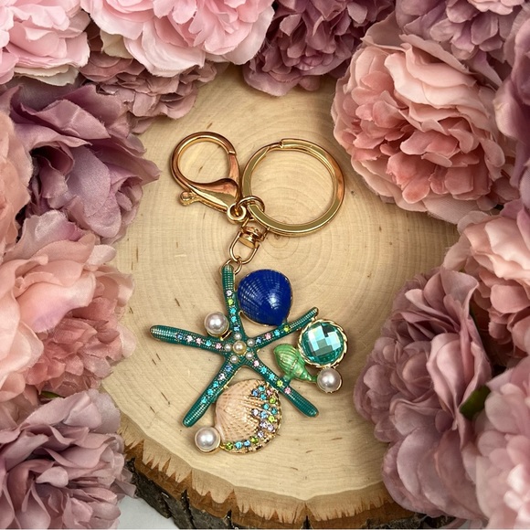 Beautiful Blue Starfish and Seashell Keychain Charm - Picture 6 of 14